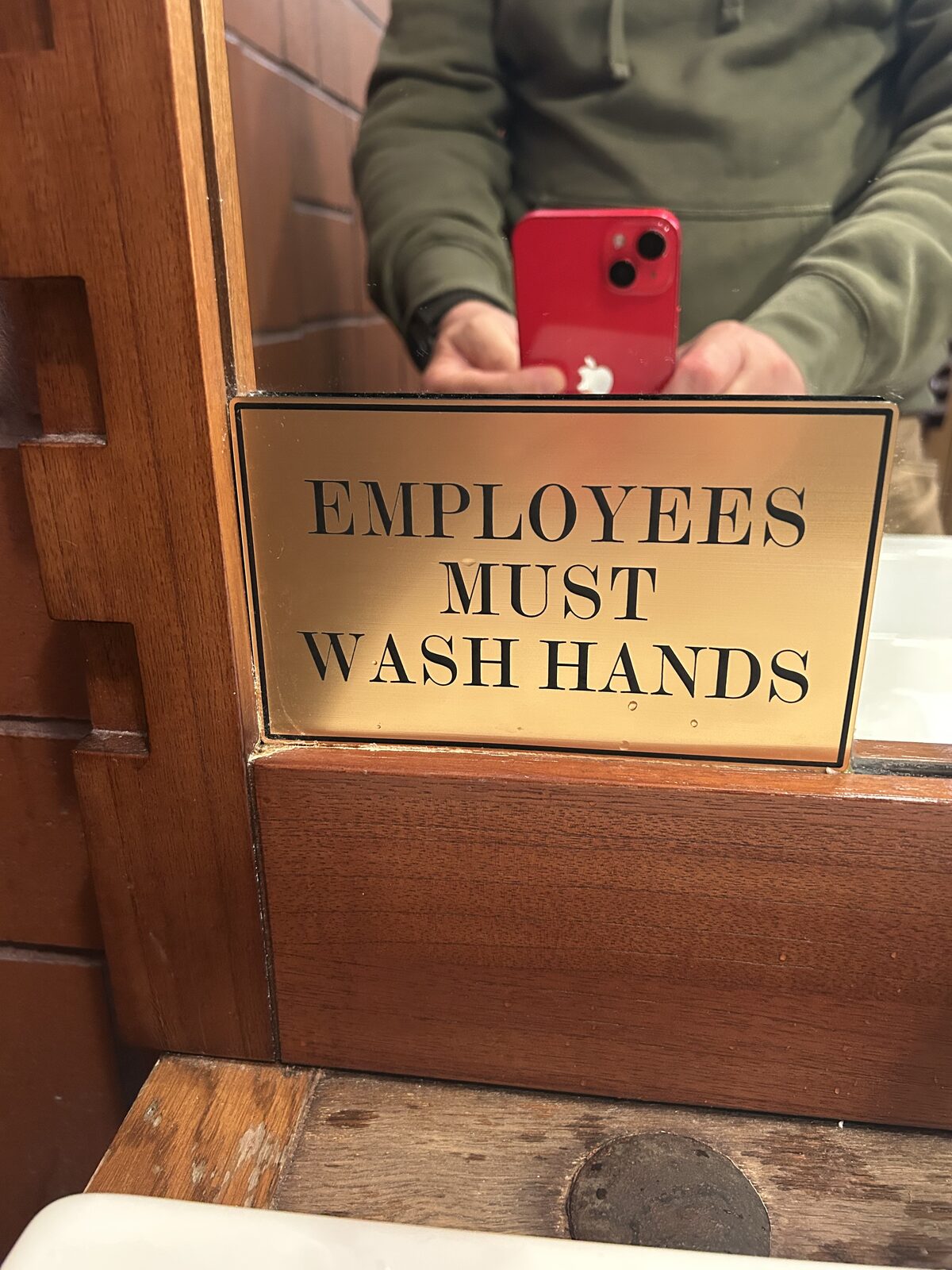 Employees Must Wash Hands sign